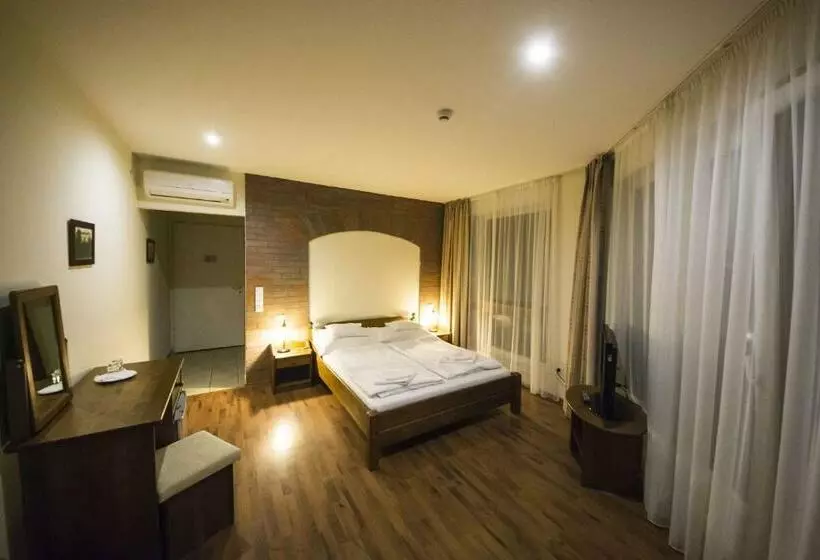 ベッドアンドブレックファースト Viktor Bor  és Vendégház