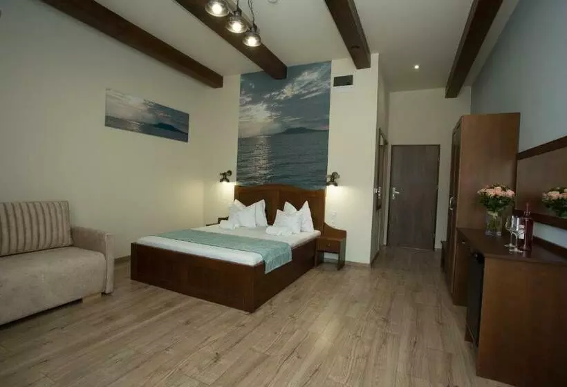 ベッドアンドブレックファースト Viktor Bor  és Vendégház