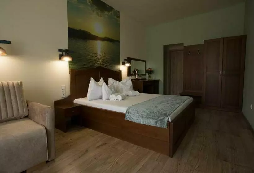 ベッドアンドブレックファースト Viktor Bor  és Vendégház