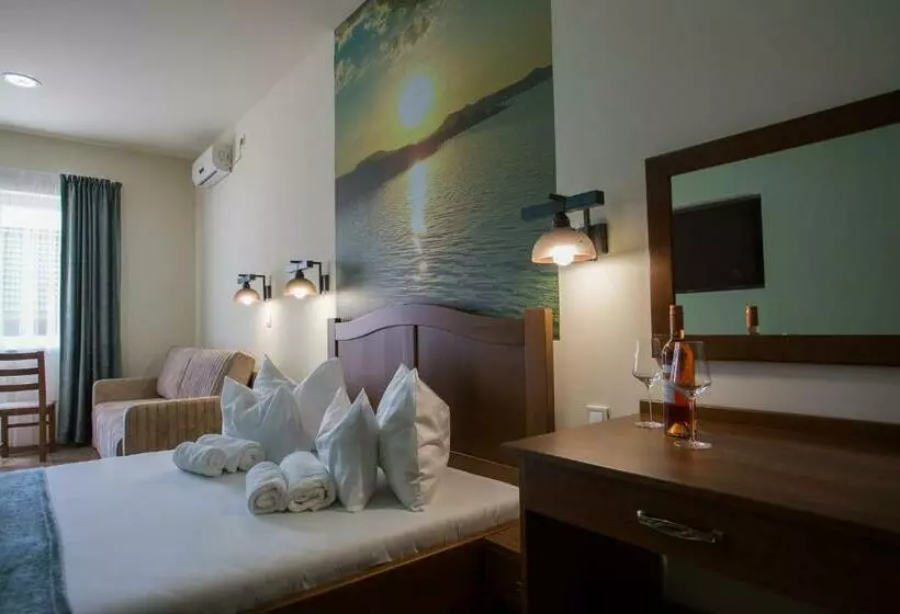 ベッドアンドブレックファースト Viktor Bor  és Vendégház