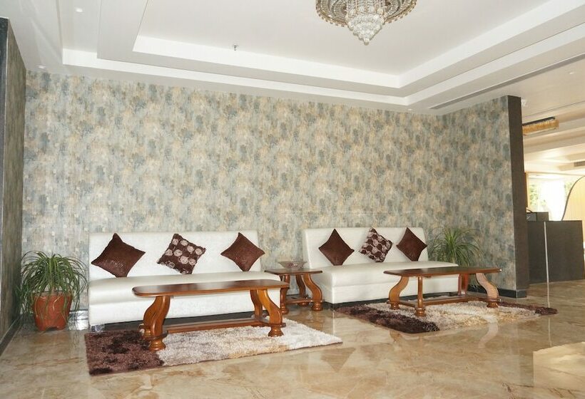 בית מלון כפרי Neel Clarks Inn Express