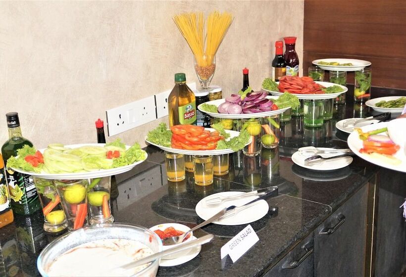 בית מלון כפרי Neel Clarks Inn Express