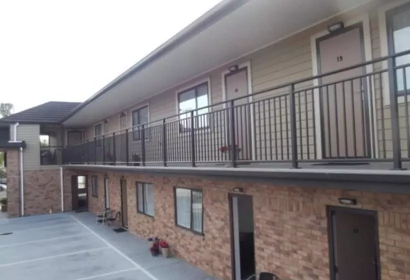 Arena Court Motel