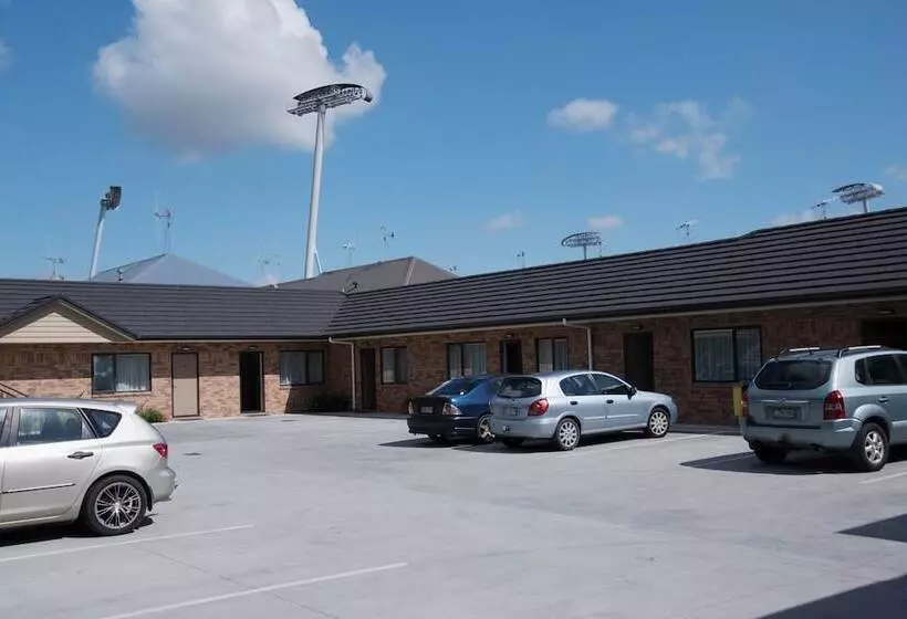Arena Court Motel