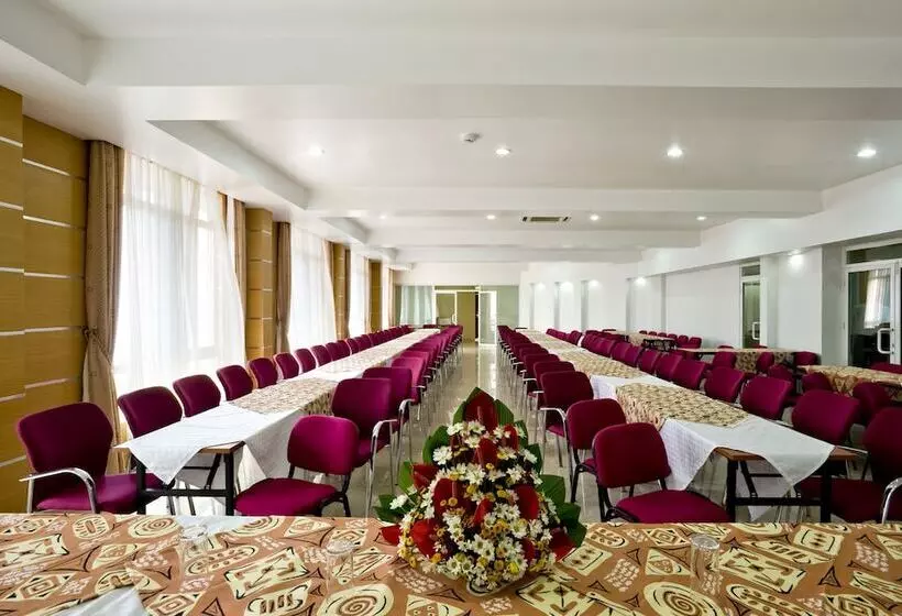 Отель Afrique Suites