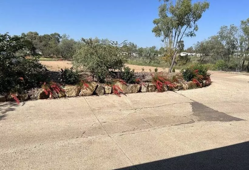 ホテル Albert Park Motor Inn King Beds Pool Shaded Parking