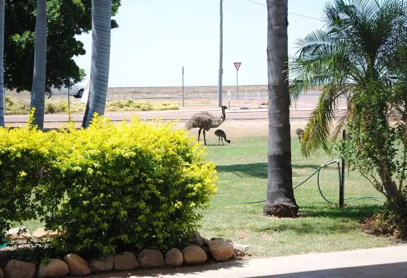 ホテル Albert Park Motor Inn King Beds Pool Shaded Parking