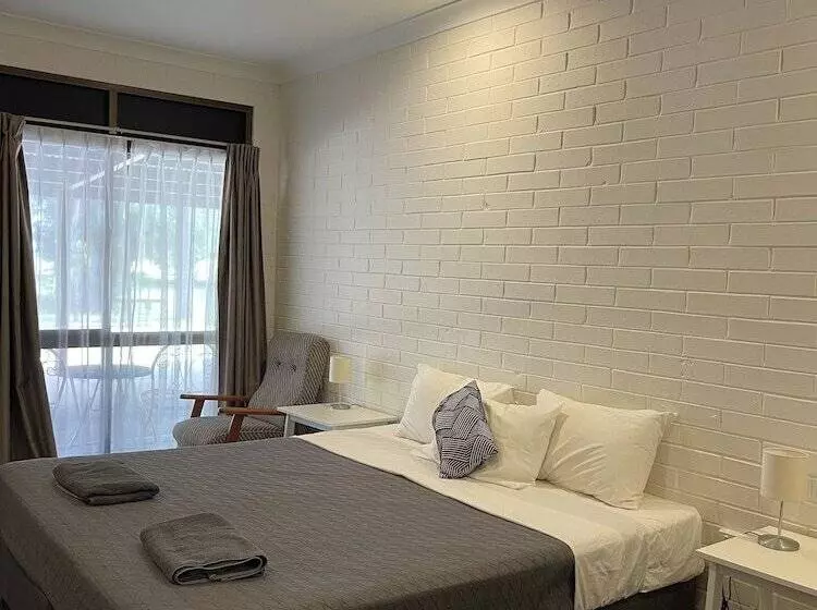 ホテル Albert Park Motor Inn King Beds Pool Shaded Parking