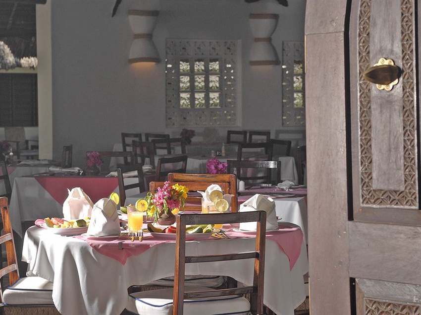 酒店 Driftwood Beach Club