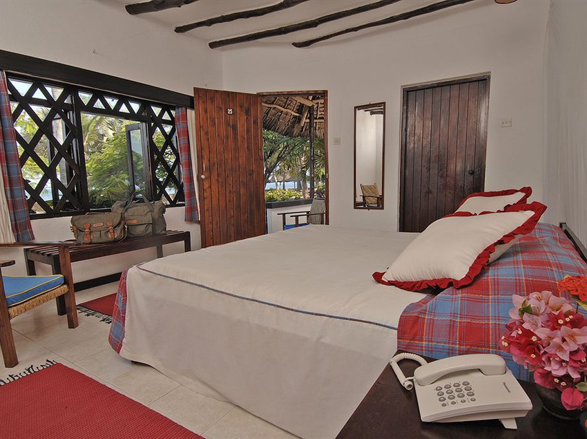 酒店 Driftwood Beach Club