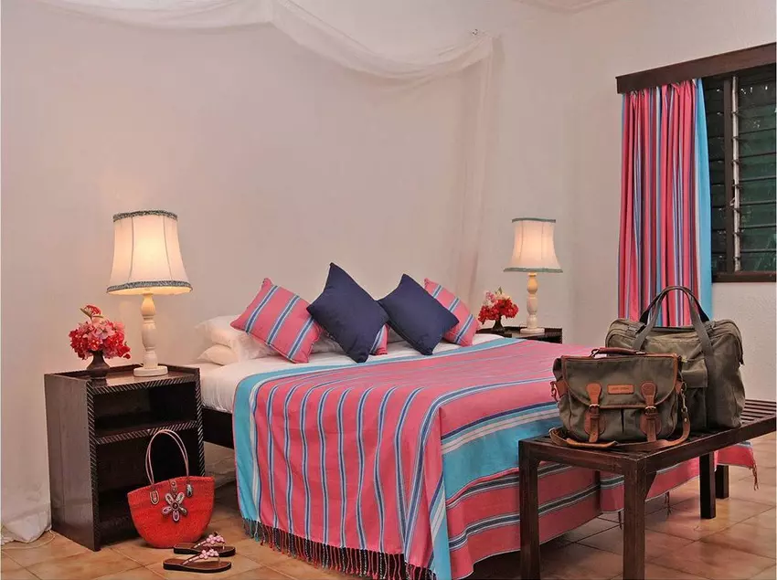 هتل Driftwood Beach Club