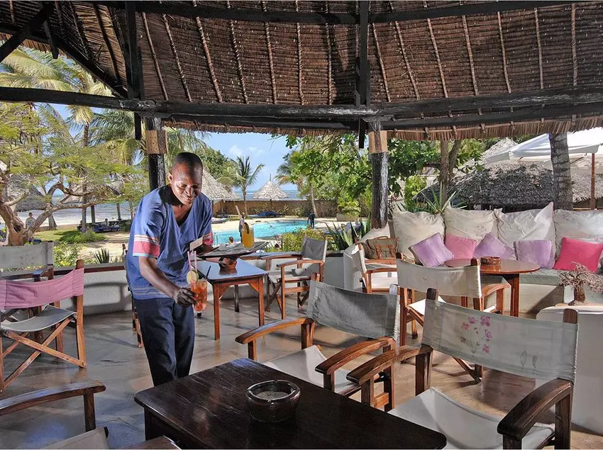 هتل Driftwood Beach Club