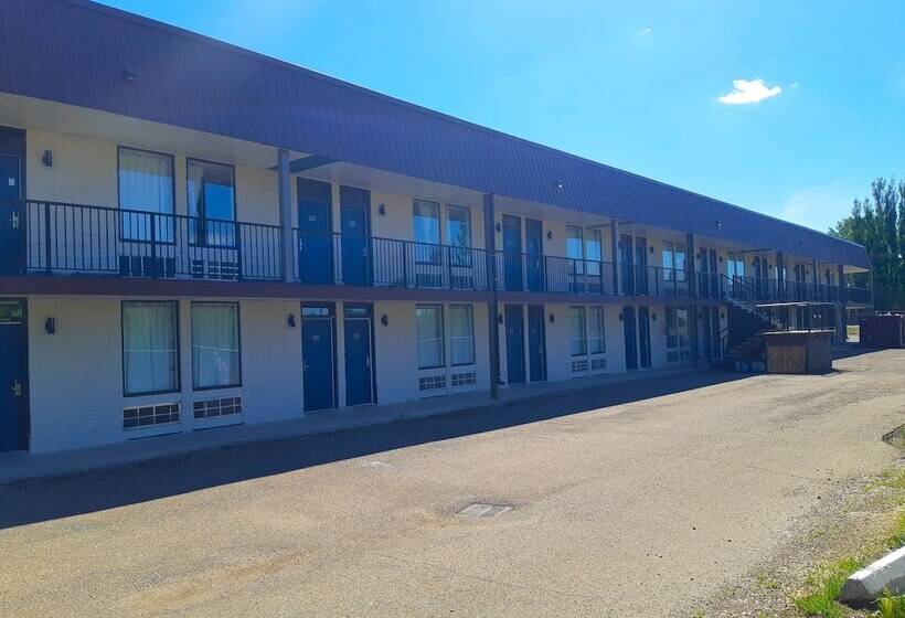 Motel 6 Brooks Ab