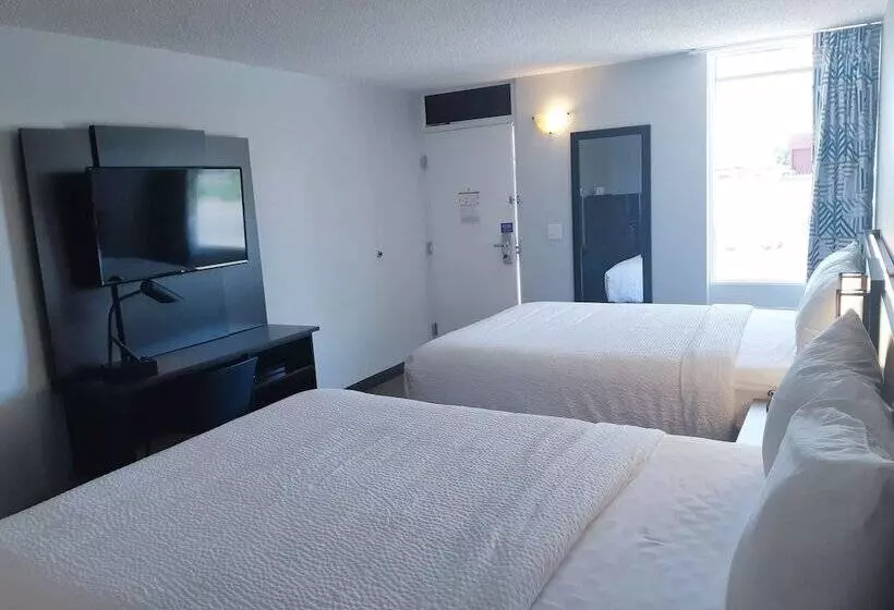 Motel 6 Brooks Ab