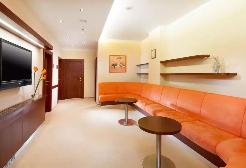 هتل Francis Palace