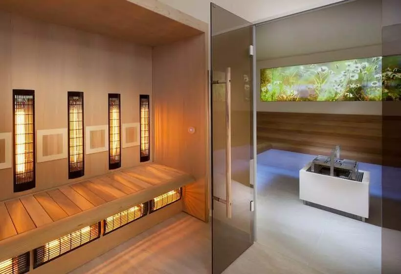 هتل Francis Palace