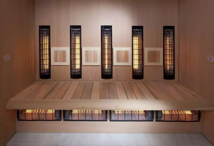 هتل Francis Palace