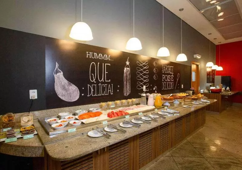 Отель Ibis Vitoria Praia De Camburi