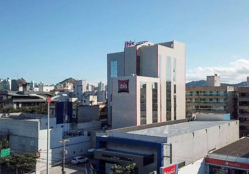 Отель Ibis Vitoria Praia De Camburi