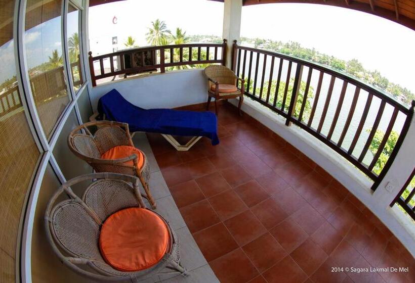 בית מלון כפרי Marina Bentota