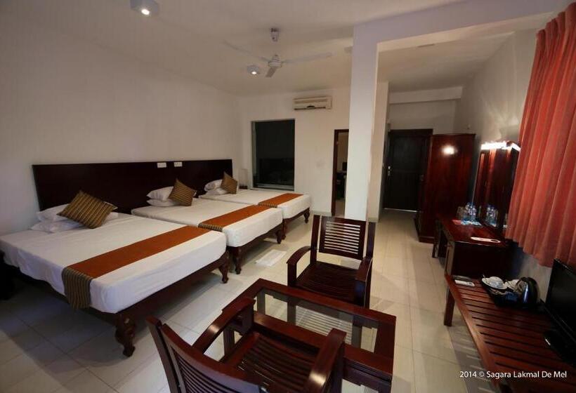 בית מלון כפרי Marina Bentota