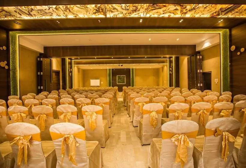 Отель Millennium Park