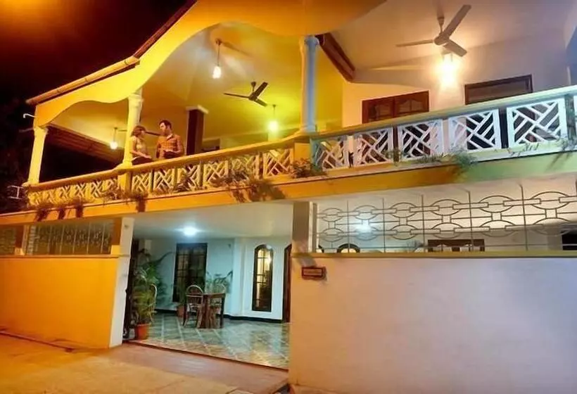 هتل Napier House