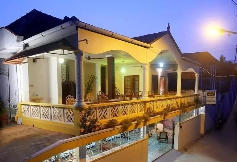 هتل Napier House