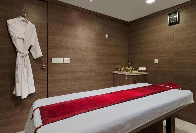 فندق Ramada By Wyndham Mussoorie Mall Road