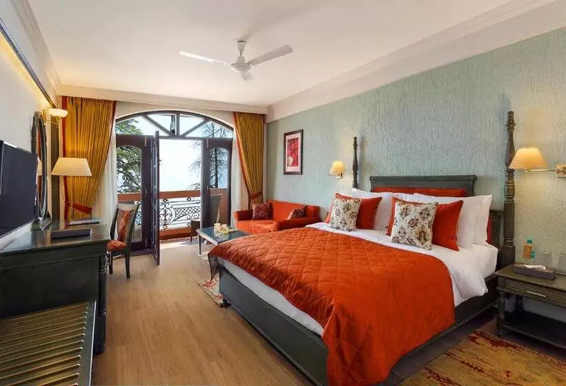 Отель Ramada By Wyndham Mussoorie Mall Road