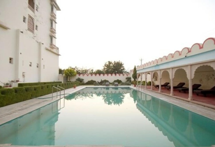 Отель Satyam Palace Resort