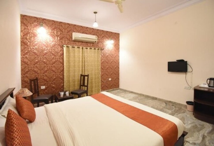 Отель Satyam Palace Resort