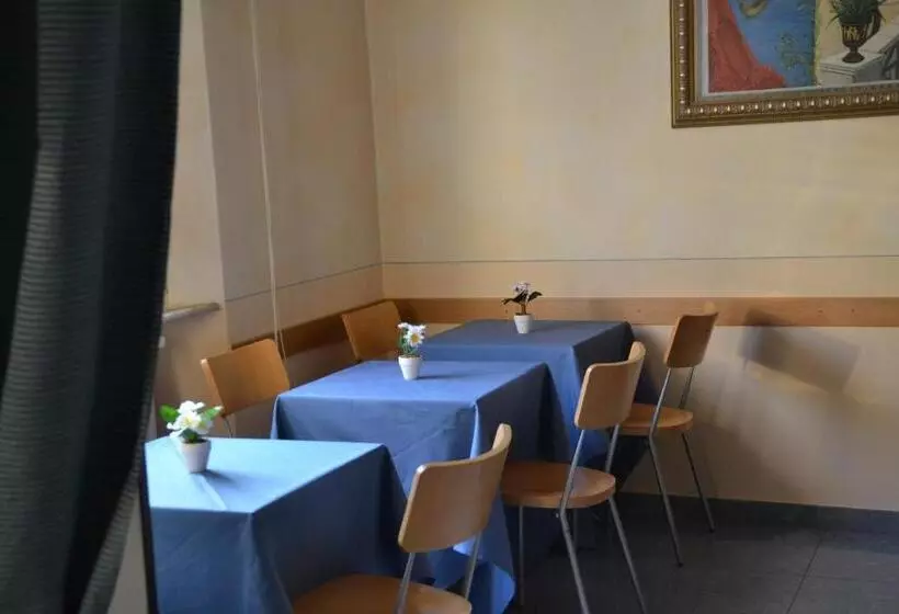 هتل Soggiorno Athena