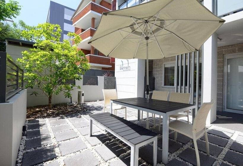 בית מלון כפרי The Blenheim