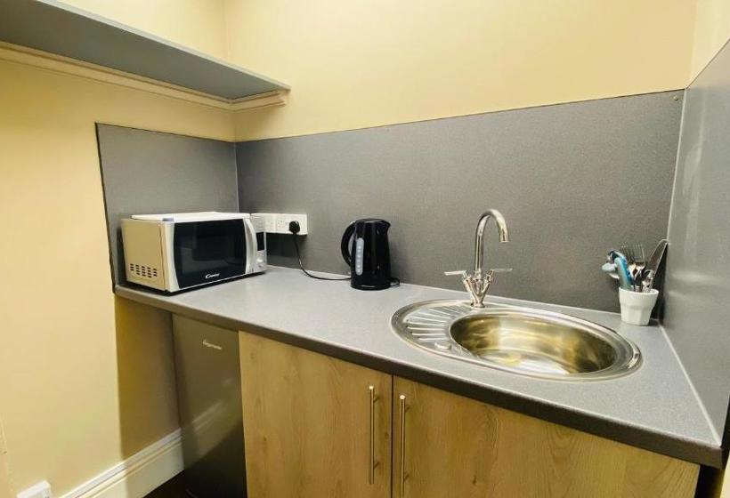 בית מלון כפרי The Lowther