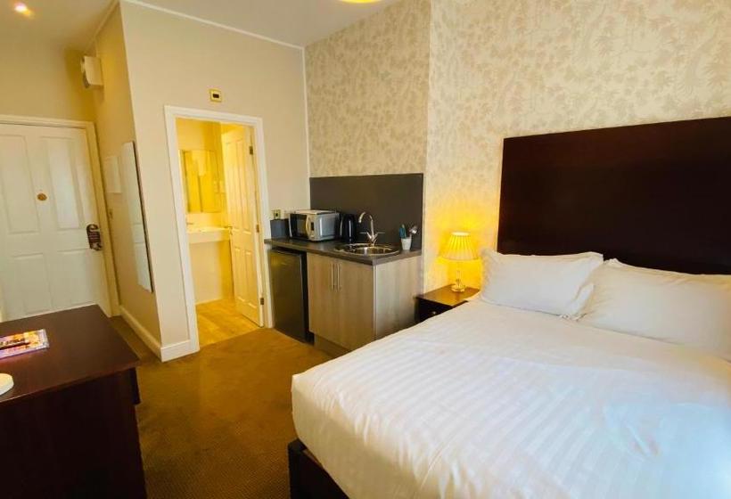 בית מלון כפרי The Lowther