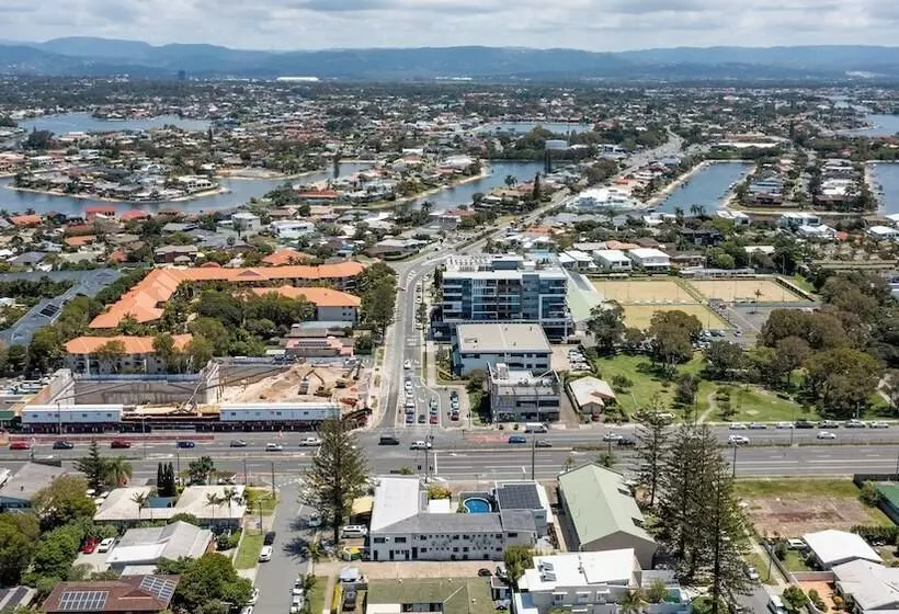 Montego Mermaid Beach Motel