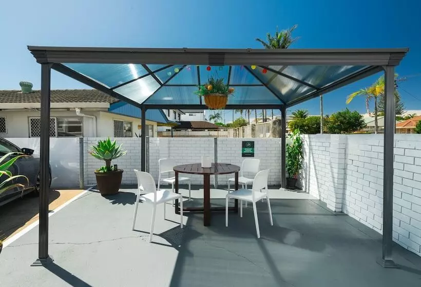 Montego Mermaid Beach Motel