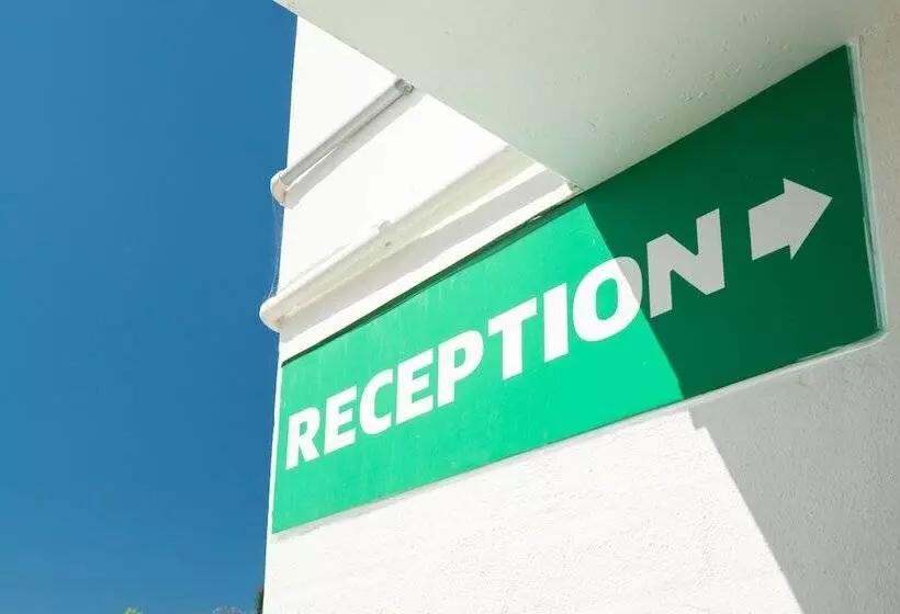 Montego Mermaid Beach Motel