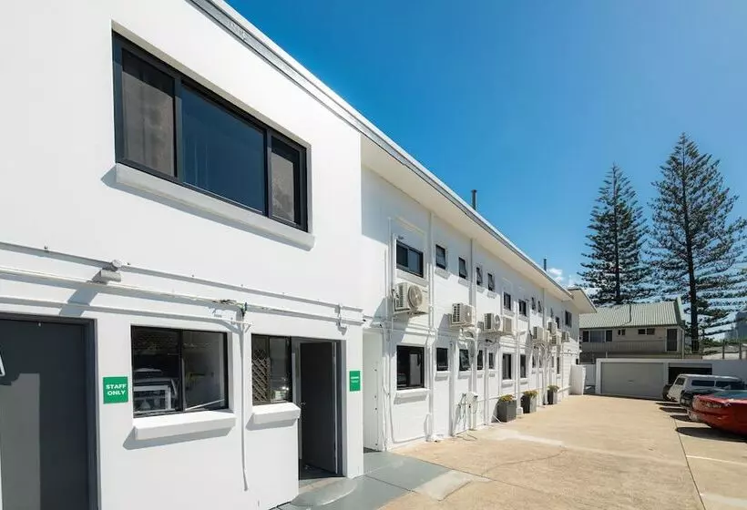 Montego Mermaid Beach Motel