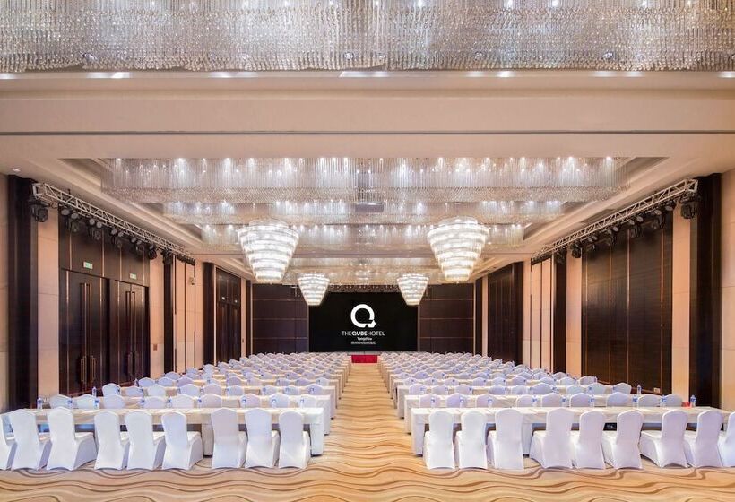 The Qube Hotel Yangzhou