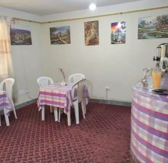 پانسیون Hostal La Realeza