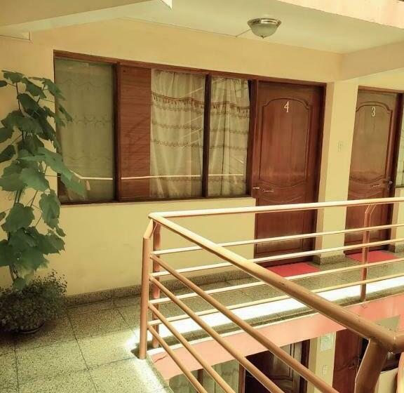 Pensió Hostal La Realeza