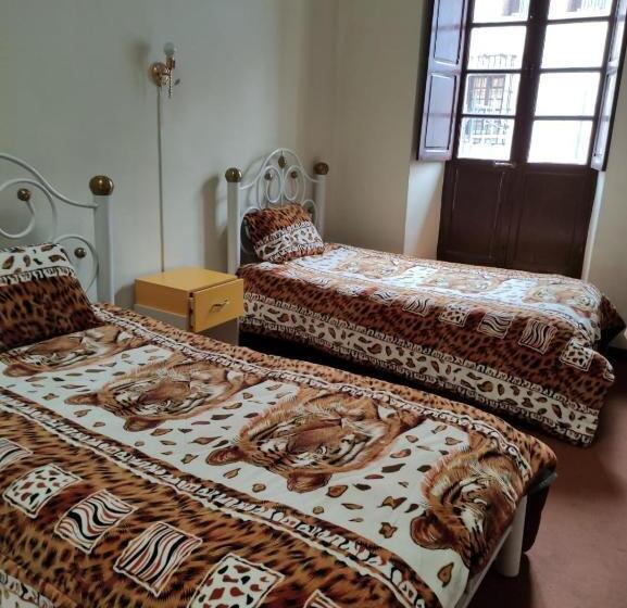 Pensió Hostal La Realeza