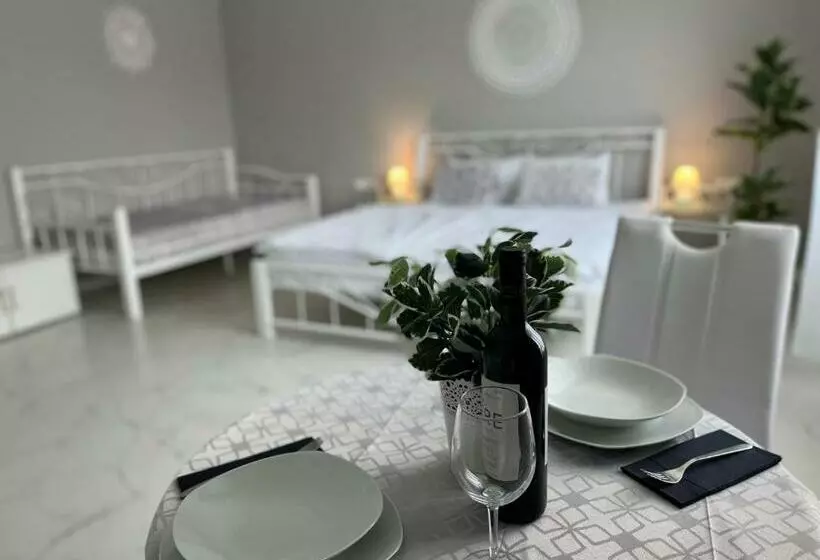 Camille Apartmanhouse