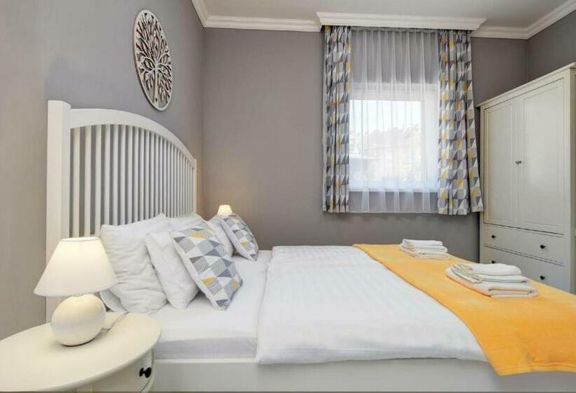 Camille Apartmanhouse