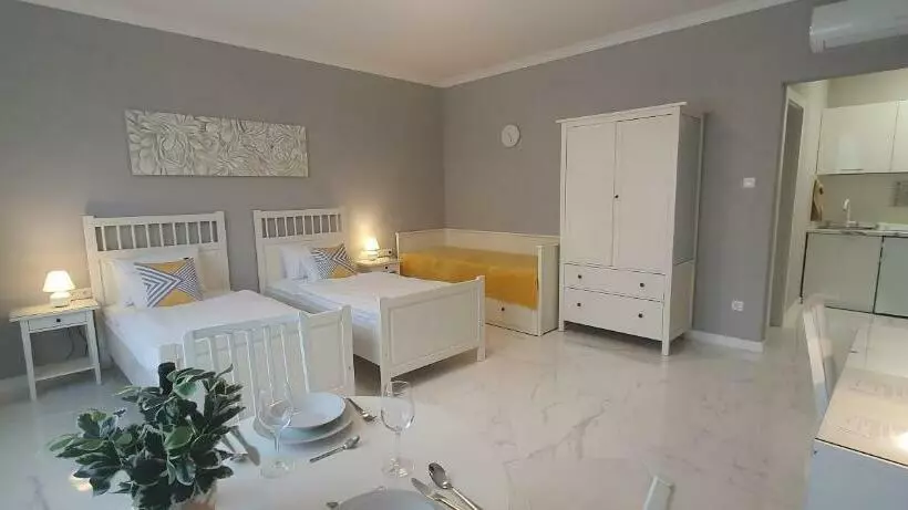 Camille Apartmanhouse