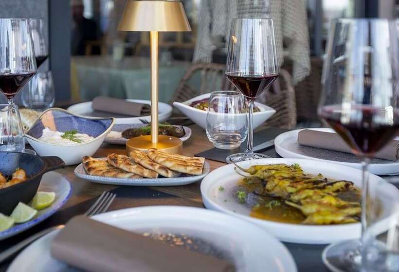 Delphi Hotel & Restaurant