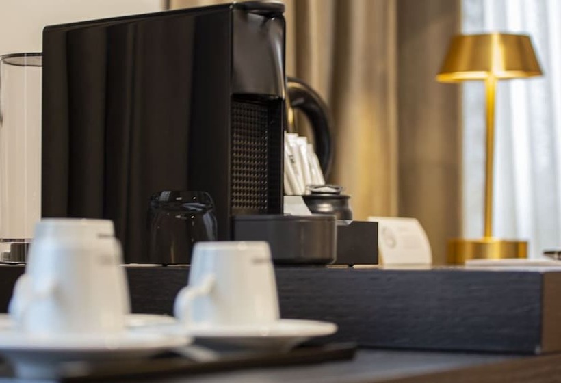 Delphi Hotel & Restaurant