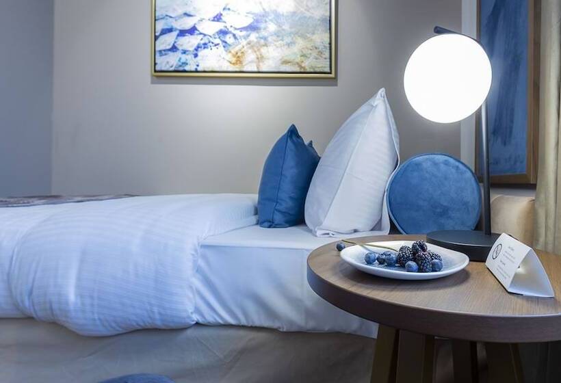 Delphi Hotel & Restaurant